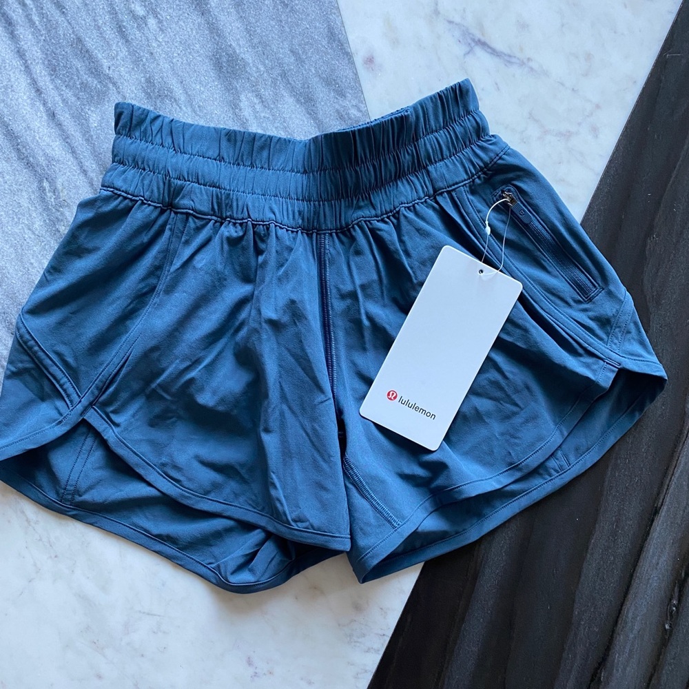Lululemon Tracker LR Short 4” Iron Blue